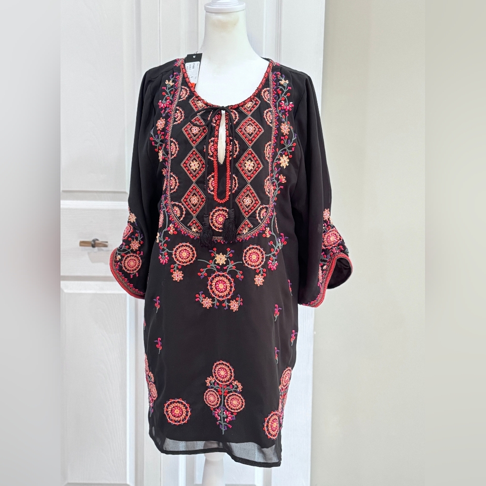 Tolani Black and Colorful Patterned Top